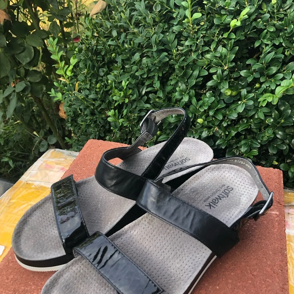 SoftWalk womens black